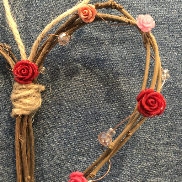 Twig heart with roses and crystal beads - Picture 2 of 3